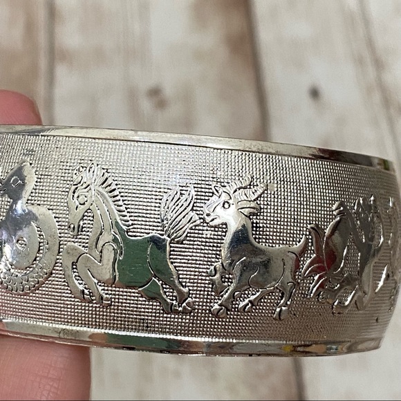 Unsigned Silver-tone Ornate Zodiac Signs 1.25” Open Bangle Stackable Bracelet - Picture 12 of 16